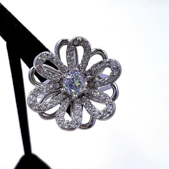 Sterling Silver Size 9 Flower Ring with CZ’s - Picture 2 of 7